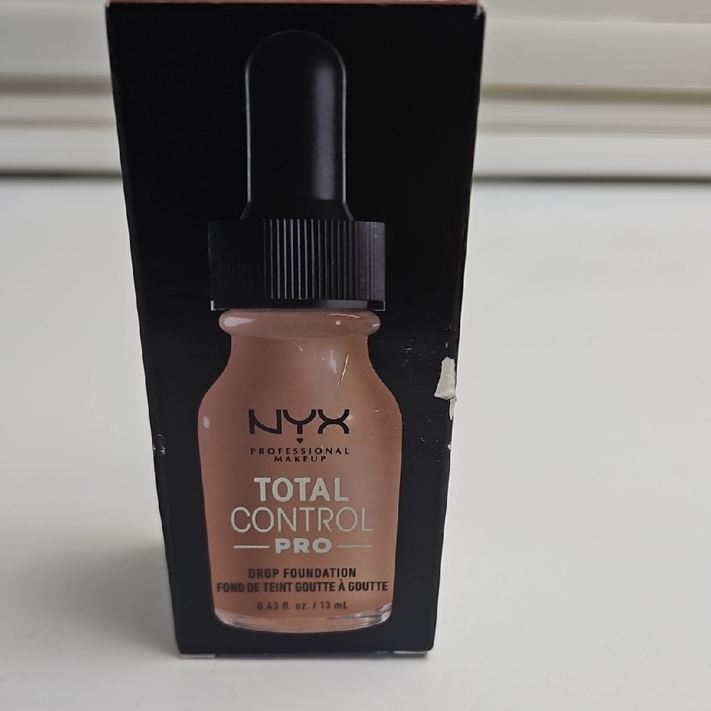 NYX Total Control Pro Drop Foundation